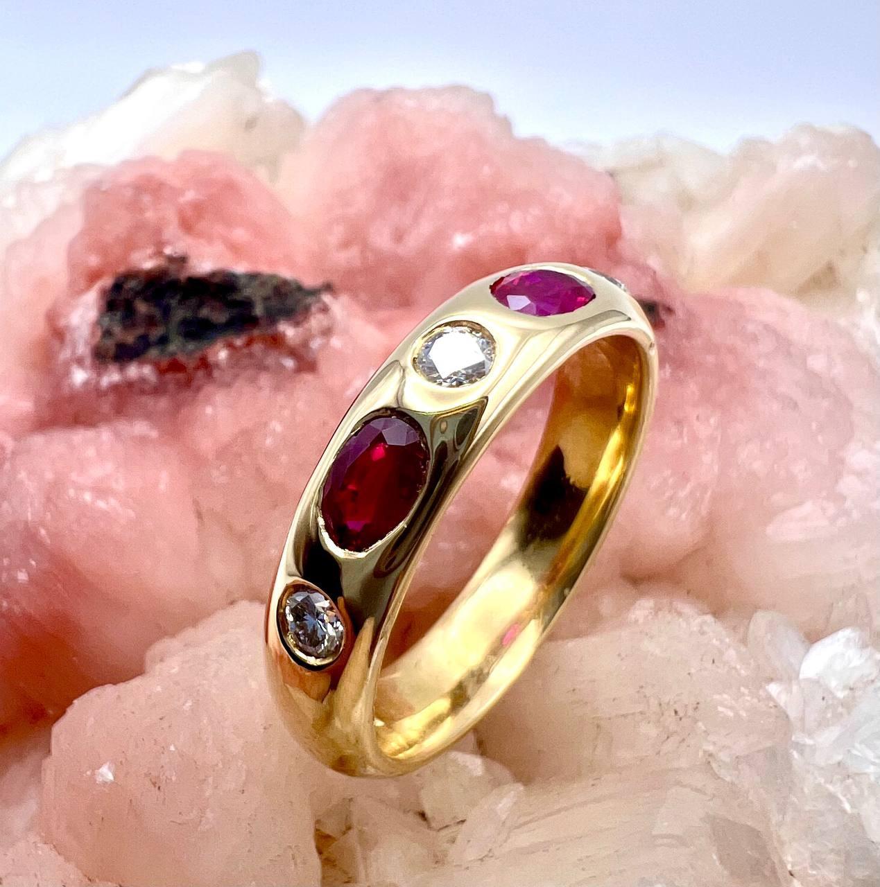 Chopard Damenarmbanduhr 18K Gold mit Diamanten & Rubinen